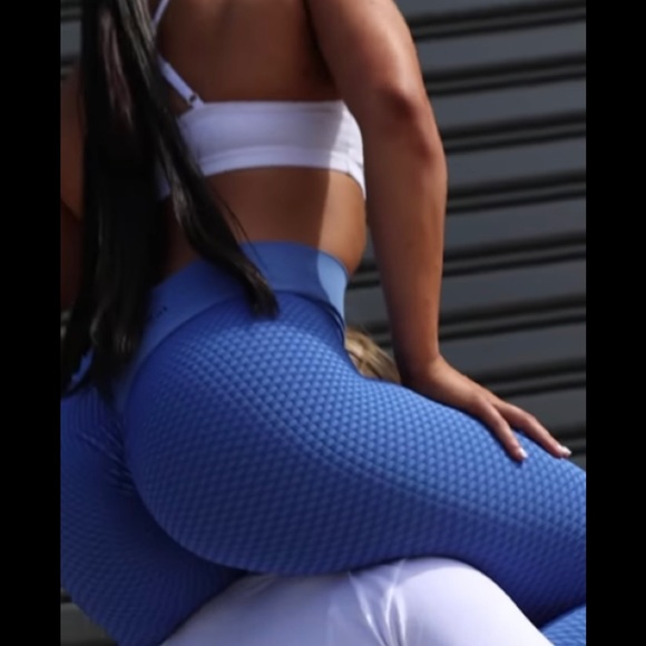 must have scrunch butt leggings S/M/L ask for availability this quality sold out - Picture 3 of 11